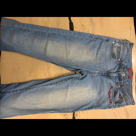 Guess Jeans with red accents size 25 - Picture 2 of 6